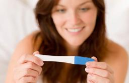 Úplně první známky těhotenství před zpožděním: rady pro nastávající matky